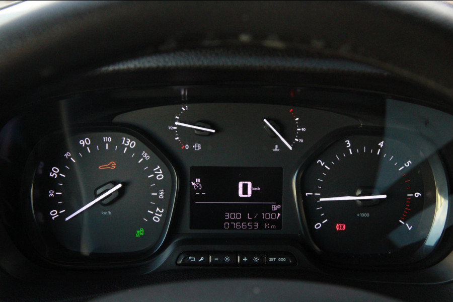 Peugeot Expert 1.5 BlueHDI 102PK L3H1 Premium / Camera / Trekhaak / App connect Peugeot Expert 1.5 BlueHDI 102PK L3H1 Premium / Camera / Trekhaak / App connect