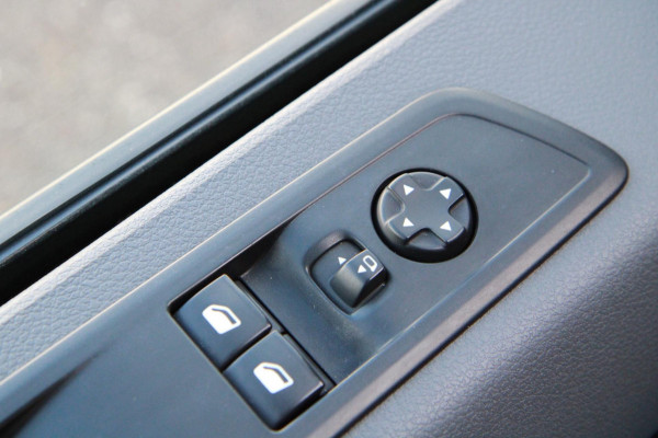 Peugeot Expert 1.5 BlueHDI 102PK L3H1 Premium / Camera / Trekhaak / App connect Peugeot Expert 1.5 BlueHDI 102PK L3H1 Premium / Camera / Trekhaak / App connect