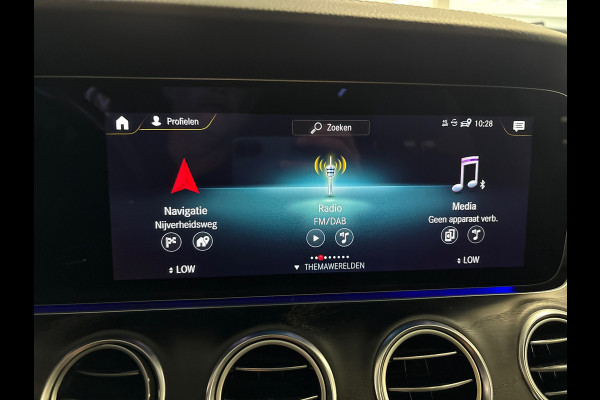 Mercedes-Benz E-Klasse Estate 300 e AMG Line/pano/wide screen/face lift/trekhaak/navi/camera Mercedes-Benz E-Klasse Estate 300 e AMG Line/pano/wide screen/face lift/trekhaak/navi/camera