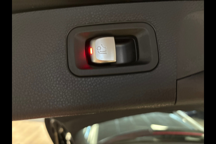 Mercedes-Benz E-Klasse Estate 300 e AMG Line/pano/wide screen/face lift/trekhaak/navi/camera Mercedes-Benz E-Klasse Estate 300 e AMG Line/pano/wide screen/face lift/trekhaak/navi/camera