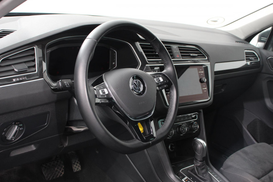 Volkswagen Tiguan 1.5 TSI DSG ACT Highline Team Volkswagen Tiguan 1.5 TSI ACT Highline | Navigatie | Adaptive Cruise Control | Stoel/Stuurverwarming | Elektrische Trekhaak | Virtual Cockpit |