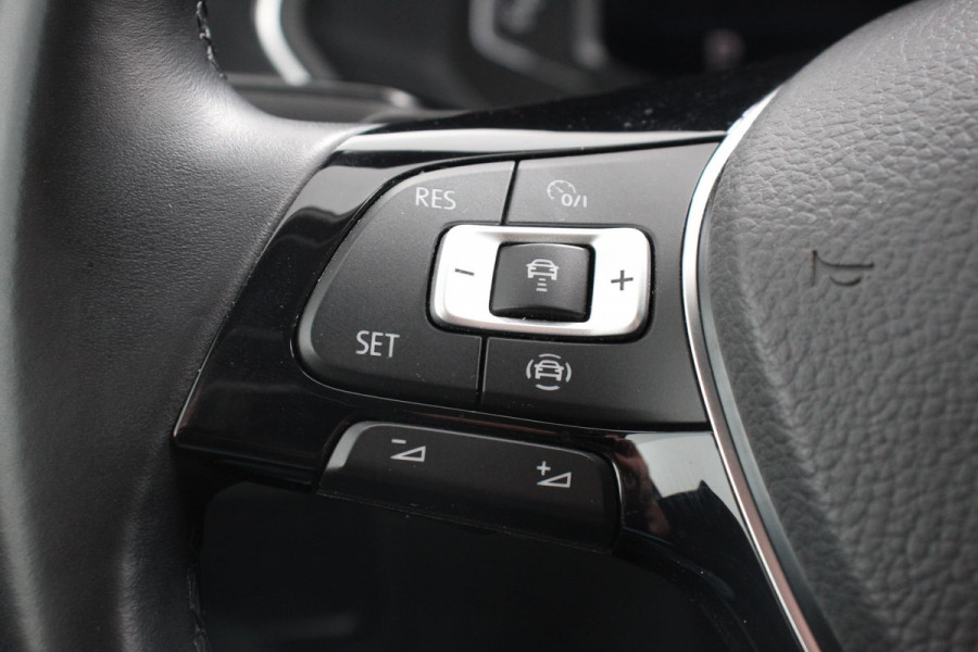 Volkswagen Tiguan 1.5 TSI DSG ACT Highline Team Volkswagen Tiguan 1.5 TSI ACT Highline | Navigatie | Adaptive Cruise Control | Stoel/Stuurverwarming | Elektrische Trekhaak | Virtual Cockpit |
