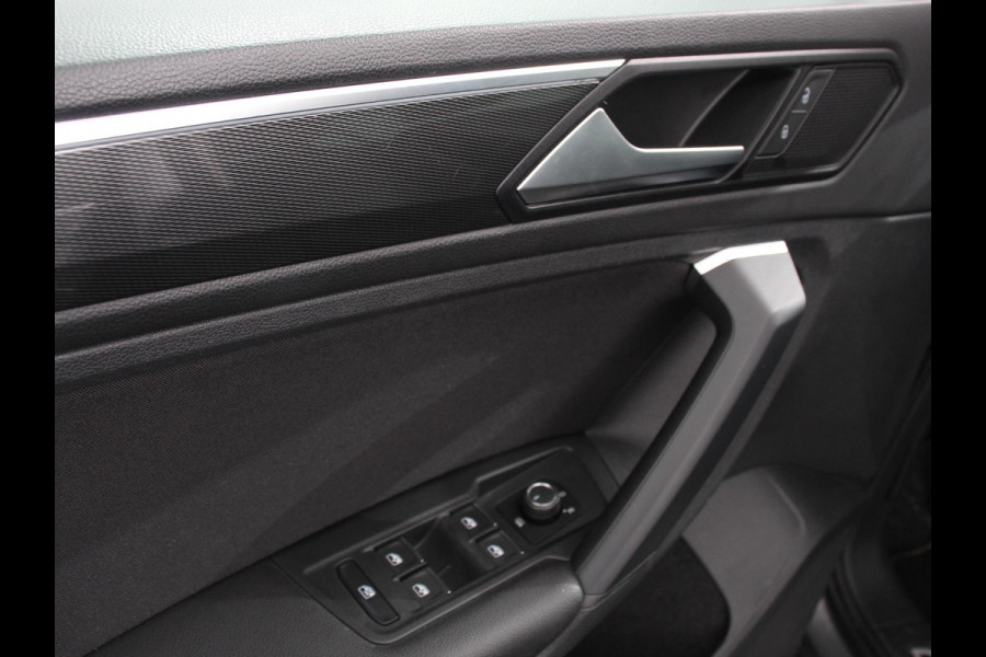 Volkswagen Tiguan 1.5 TSI DSG ACT Highline Team Volkswagen Tiguan 1.5 TSI ACT Highline | Navigatie | Adaptive Cruise Control | Stoel/Stuurverwarming | Elektrische Trekhaak | Virtual Cockpit |