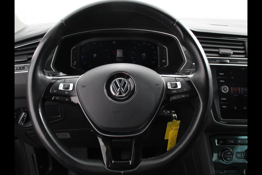 Volkswagen Tiguan 1.5 TSI DSG ACT Highline Team Volkswagen Tiguan 1.5 TSI ACT Highline | Navigatie | Adaptive Cruise Control | Stoel/Stuurverwarming | Elektrische Trekhaak | Virtual Cockpit |