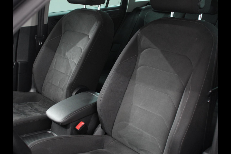 Volkswagen Tiguan 1.5 TSI DSG ACT Highline Team Volkswagen Tiguan 1.5 TSI ACT Highline | Navigatie | Adaptive Cruise Control | Stoel/Stuurverwarming | Elektrische Trekhaak | Virtual Cockpit |