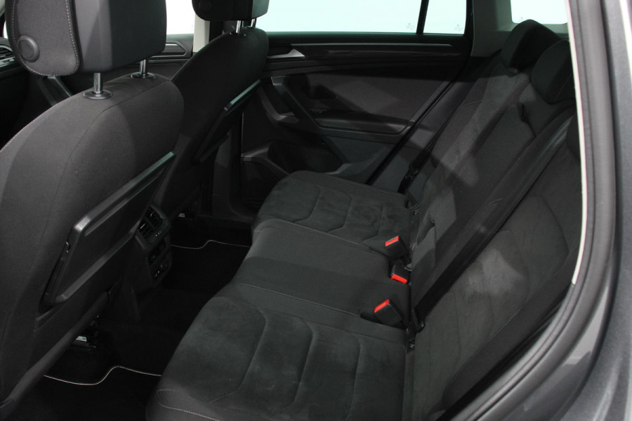 Volkswagen Tiguan 1.5 TSI DSG ACT Highline Team Volkswagen Tiguan 1.5 TSI ACT Highline | Navigatie | Adaptive Cruise Control | Stoel/Stuurverwarming | Elektrische Trekhaak | Virtual Cockpit |