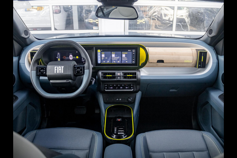 Fiat Grande Panda La Prima 7.4 kW 44 kWh | Uit voorraad leverbaar | Clima | Cruise | Camera | Apple Carplay | 17" | Navi | Winter Pack