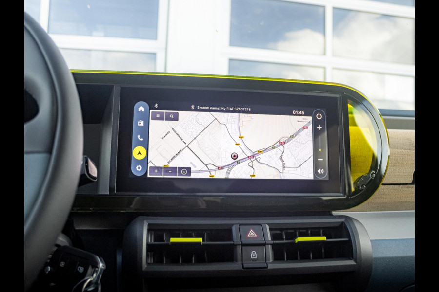 Fiat Grande Panda La Prima 7.4 kW 44 kWh | Uit voorraad leverbaar | Clima | Cruise | Camera | Apple Carplay | 17" | Navi | Winter Pack