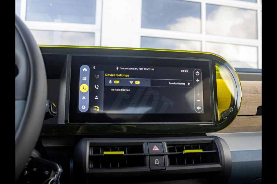 Fiat Grande Panda La Prima 7.4 kW 44 kWh | Uit voorraad leverbaar | Clima | Cruise | Camera | Apple Carplay | 17" | Navi | Winter Pack