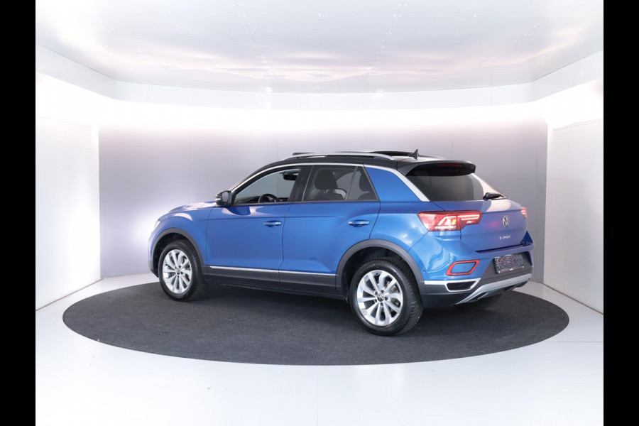 Volkswagen T-Roc 1.5 TSI Style 150 PK DSG | Verlengde garantie | Panorama dak | Keyless entry | Parkeer camera | El. achterklep | Volkswagen T-Roc 1.5 TSI Style 150 PK DSG | Verlengde garantie | Panorama dak | Keyless entry | Parkeer camera | El. achterklep |