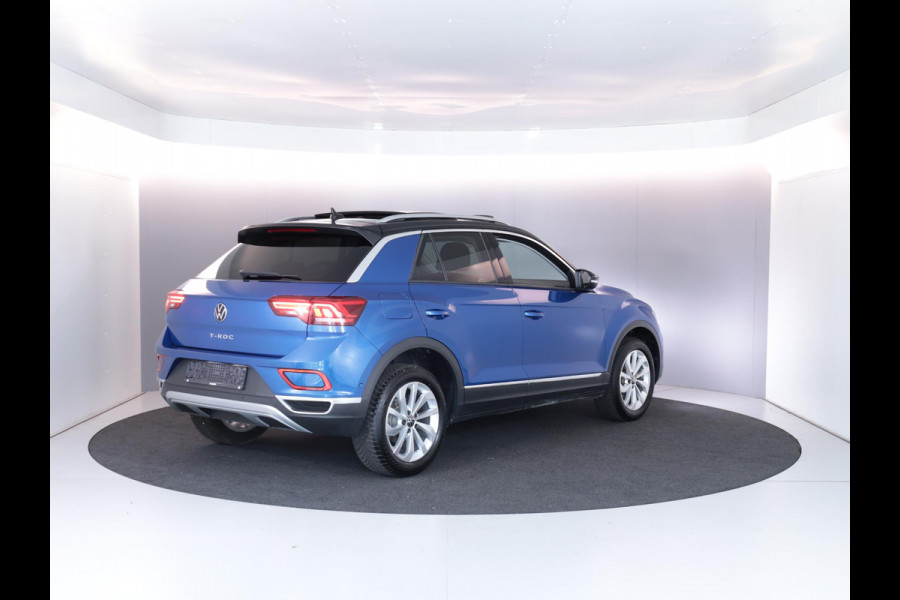 Volkswagen T-Roc 1.5 TSI Style 150 PK DSG | Verlengde garantie | Panorama dak | Keyless entry | Parkeer camera | El. achterklep | Volkswagen T-Roc 1.5 TSI Style 150 PK DSG | Verlengde garantie | Panorama dak | Keyless entry | Parkeer camera | El. achterklep |