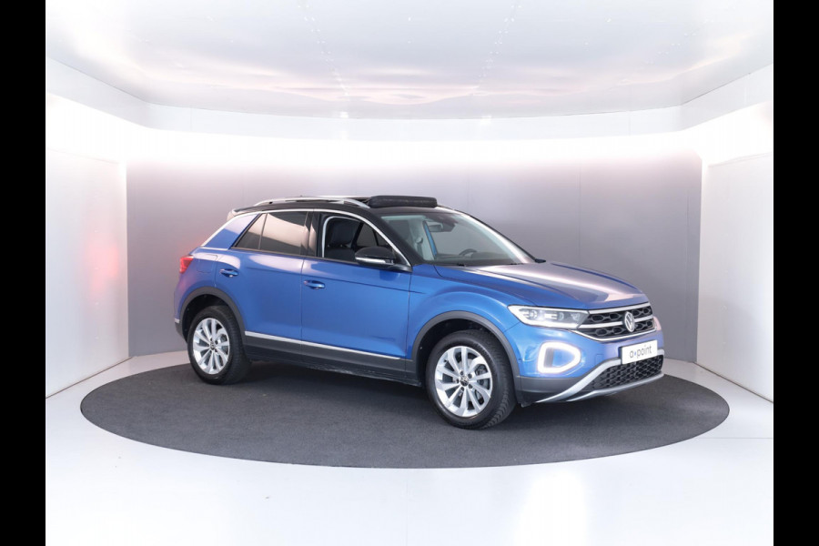 Volkswagen T-Roc 1.5 TSI Style 150 PK DSG | Verlengde garantie | Panorama dak | Keyless entry | Parkeer camera | El. achterklep | Volkswagen T-Roc 1.5 TSI Style 150 PK DSG | Verlengde garantie | Panorama dak | Keyless entry | Parkeer camera | El. achterklep |