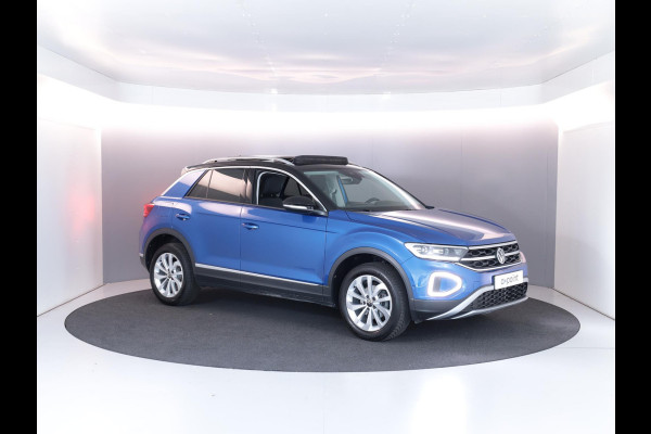 Volkswagen T-Roc 1.5 TSI Style 150 PK DSG | Verlengde garantie | Panorama dak | Keyless entry | Parkeer camera | El. achterklep | Volkswagen T-Roc 1.5 TSI Style 150 PK DSG | Verlengde garantie | Panorama dak | Keyless entry | Parkeer camera | El. achterklep |