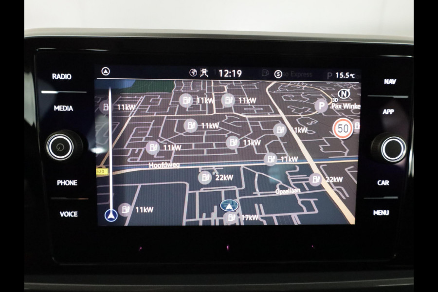 Volkswagen T-Roc 1.5 TSI Style 150 PK DSG | Verlengde garantie | Panorama dak | Keyless entry | Parkeer camera | El. achterklep | Volkswagen T-Roc 1.5 TSI Style 150 PK DSG | Verlengde garantie | Panorama dak | Keyless entry | Parkeer camera | El. achterklep |