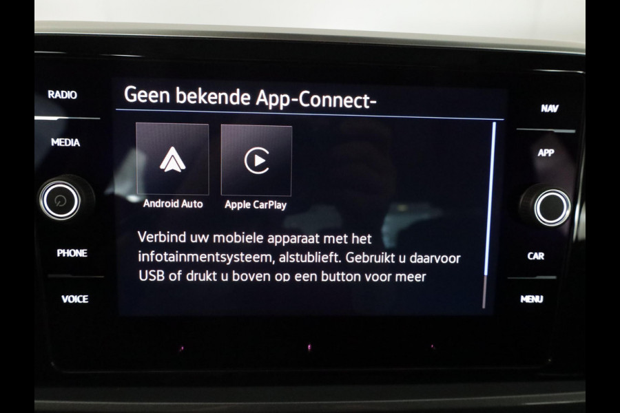 Volkswagen T-Roc 1.5 TSI Style 150 PK DSG | Verlengde garantie | Panorama dak | Keyless entry | Parkeer camera | El. achterklep | Volkswagen T-Roc 1.5 TSI Style 150 PK DSG | Verlengde garantie | Panorama dak | Keyless entry | Parkeer camera | El. achterklep |