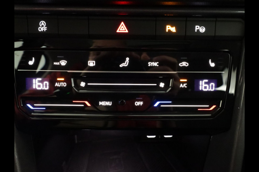 Volkswagen T-Roc 1.5 TSI Style 150 PK DSG | Verlengde garantie | Panorama dak | Keyless entry | Parkeer camera | El. achterklep | Volkswagen T-Roc 1.5 TSI Style 150 PK DSG | Verlengde garantie | Panorama dak | Keyless entry | Parkeer camera | El. achterklep |