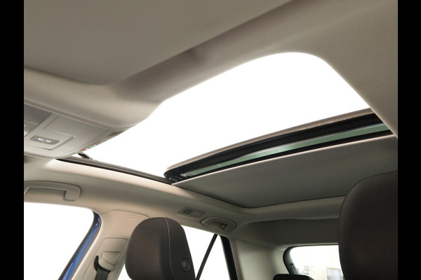 Volkswagen T-Roc 1.5 TSI Style 150 PK DSG | Verlengde garantie | Panorama dak | Keyless entry | Parkeer camera | El. achterklep | Volkswagen T-Roc 1.5 TSI Style 150 PK DSG | Verlengde garantie | Panorama dak | Keyless entry | Parkeer camera | El. achterklep |