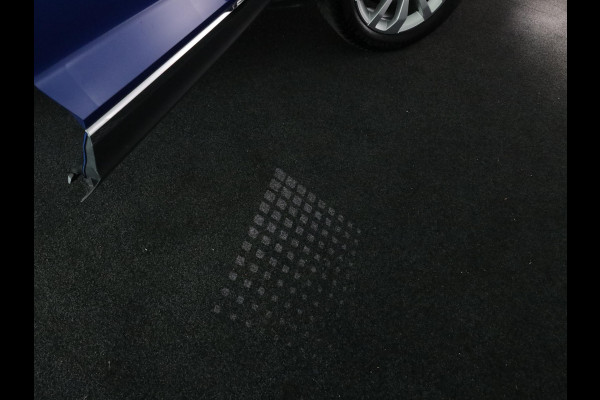 Volkswagen T-Roc 1.5 TSI Style 150 PK DSG | Verlengde garantie | Panorama dak | Keyless entry | Parkeer camera | El. achterklep | Volkswagen T-Roc 1.5 TSI Style 150 PK DSG | Verlengde garantie | Panorama dak | Keyless entry | Parkeer camera | El. achterklep |