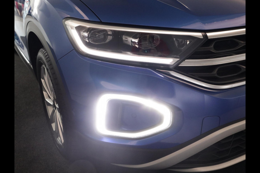 Volkswagen T-Roc 1.5 TSI Style 150 PK DSG | Verlengde garantie | Panorama dak | Keyless entry | Parkeer camera | El. achterklep | Volkswagen T-Roc 1.5 TSI Style 150 PK DSG | Verlengde garantie | Panorama dak | Keyless entry | Parkeer camera | El. achterklep |