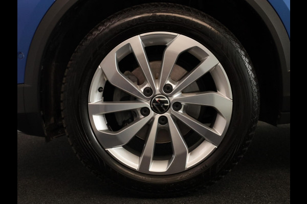 Volkswagen T-Roc 1.5 TSI Style 150 PK DSG | Verlengde garantie | Panorama dak | Keyless entry | Parkeer camera | El. achterklep | Volkswagen T-Roc 1.5 TSI Style 150 PK DSG | Verlengde garantie | Panorama dak | Keyless entry | Parkeer camera | El. achterklep |