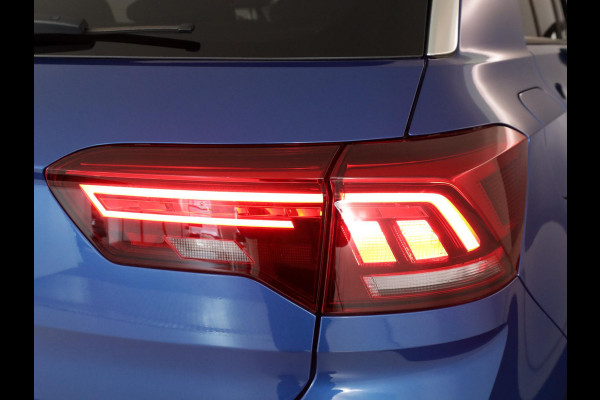 Volkswagen T-Roc 1.5 TSI Style 150 PK DSG | Verlengde garantie | Panorama dak | Keyless entry | Parkeer camera | El. achterklep | Volkswagen T-Roc 1.5 TSI Style 150 PK DSG | Verlengde garantie | Panorama dak | Keyless entry | Parkeer camera | El. achterklep |