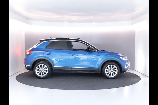 Volkswagen T-Roc 1.5 TSI Style 150 PK DSG | Verlengde garantie | Panorama dak | Keyless entry | Parkeer camera | El. achterklep | Volkswagen T-Roc 1.5 TSI Style 150 PK DSG | Verlengde garantie | Panorama dak | Keyless entry | Parkeer camera | El. achterklep |