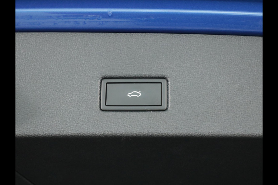 Volkswagen T-Roc 1.5 TSI Style 150 PK DSG | Verlengde garantie | Panorama dak | Keyless entry | Parkeer camera | El. achterklep | Volkswagen T-Roc 1.5 TSI Style 150 PK DSG | Verlengde garantie | Panorama dak | Keyless entry | Parkeer camera | El. achterklep |