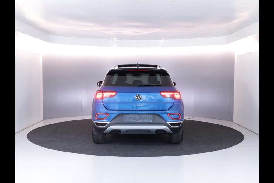 Volkswagen T-Roc 1.5 TSI Style 150 PK DSG | Verlengde garantie | Panorama dak | Keyless entry | Parkeer camera | El. achterklep | Volkswagen T-Roc 1.5 TSI Style 150 PK DSG | Verlengde garantie | Panorama dak | Keyless entry | Parkeer camera | El. achterklep |