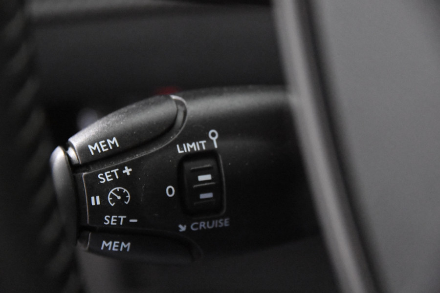 Peugeot 2008 Active *1ste Eigenaar*Navigatie*Camera*DAB*