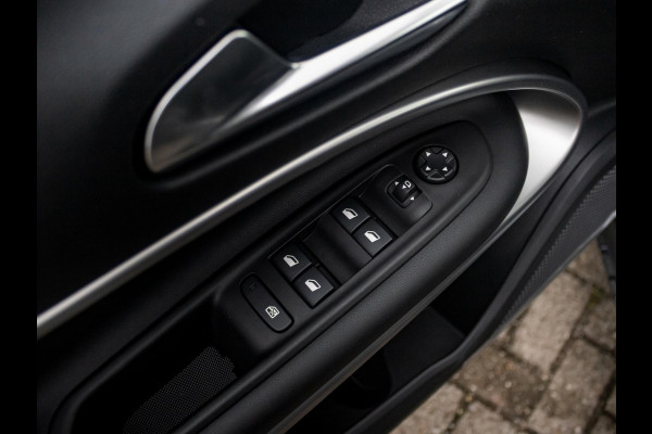Jeep Avenger Summit 54 kWh | Uit voorraad leverbaar | Winter Pack | Infotainment & Convenience Pack | Warmtepomp