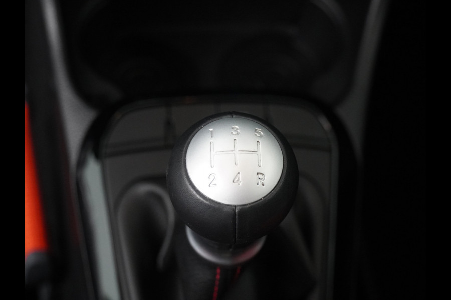 Kia Picanto 1.0 DPi GT-Line - Cruise Control - Leder - Navigatie - Climate Control - Apple/Android Carplay - Fabrieksgarantie Tot 2031