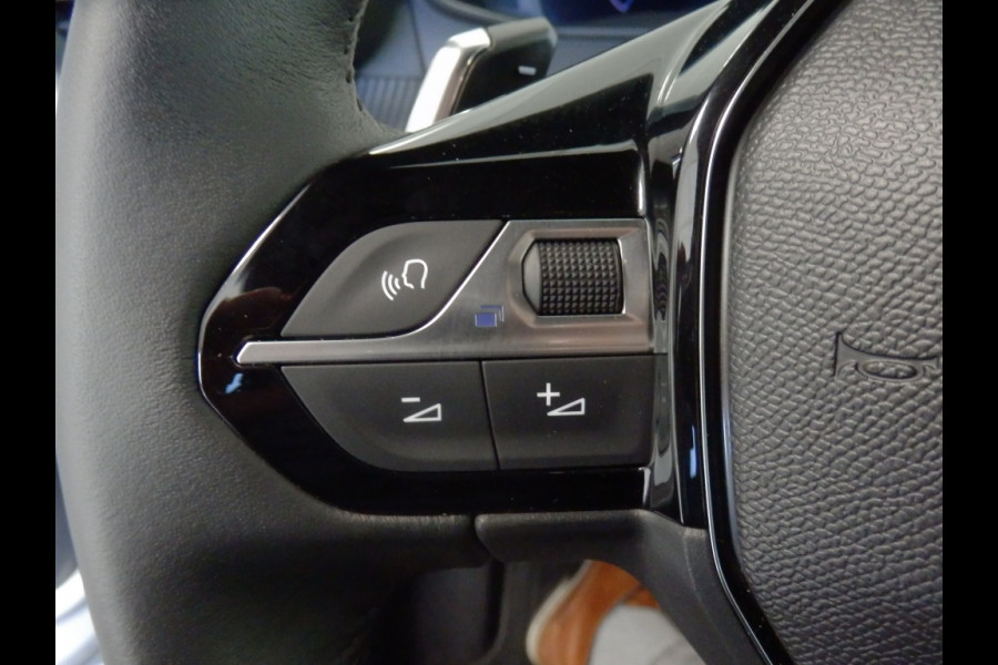Peugeot 2008 1.2 130PK Automaat | Navigatie | Apple Carpl. Andr. Auto