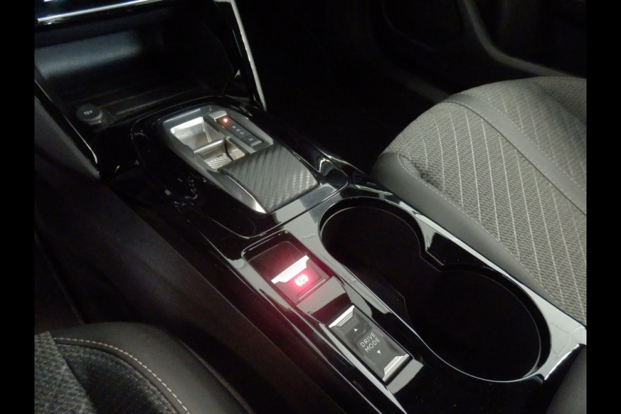 Peugeot 2008 1.2 130PK Automaat | Navigatie | Apple Carpl. Andr. Auto