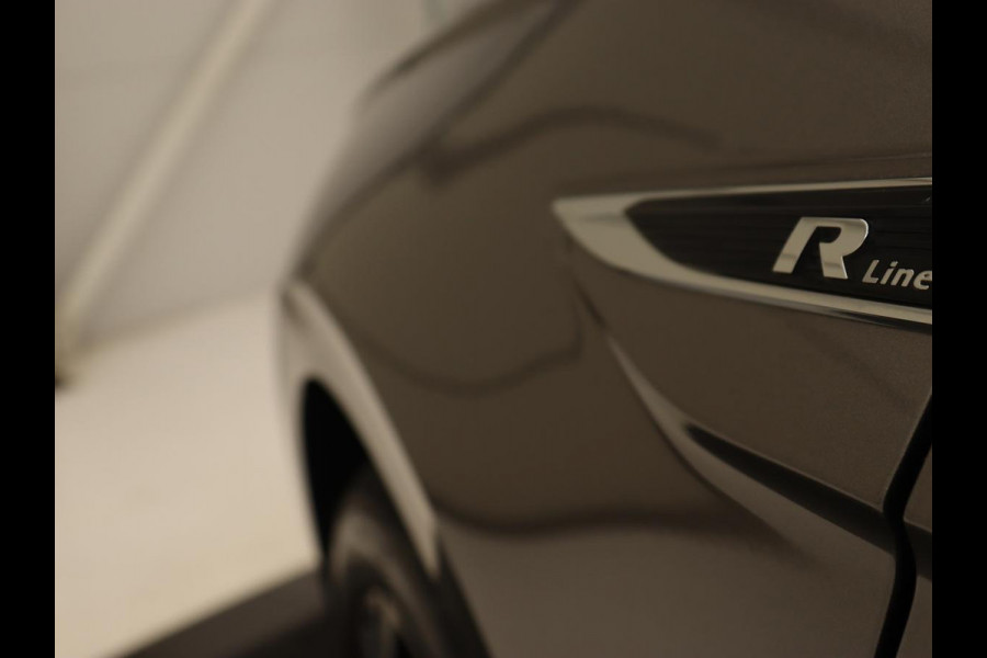 Volkswagen Polo 1.0 TSI Highline | R Line | Panoramadak | Adaptive cruise | Carplay | Virtual Cockpit | Full LED | Climate control | Bluetooth