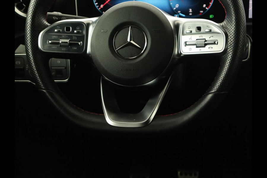 Mercedes-Benz A-Klasse 180 Business Solution AMG | Panoramadak | Stoelverwarming | Leder/Alcantara | Navigatie | Park Assist | Camera | Widescreen | Full LED
