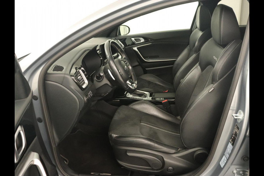 Kia ProCeed 1.5 T-GDI GT-Line | Panoramadak | Trekhaak | Stoel & stuurverwarming | Leder/Alcantara | Adaptive cruise | Carplay | Navigatie | Camera | Keyless | Digital Cockpit