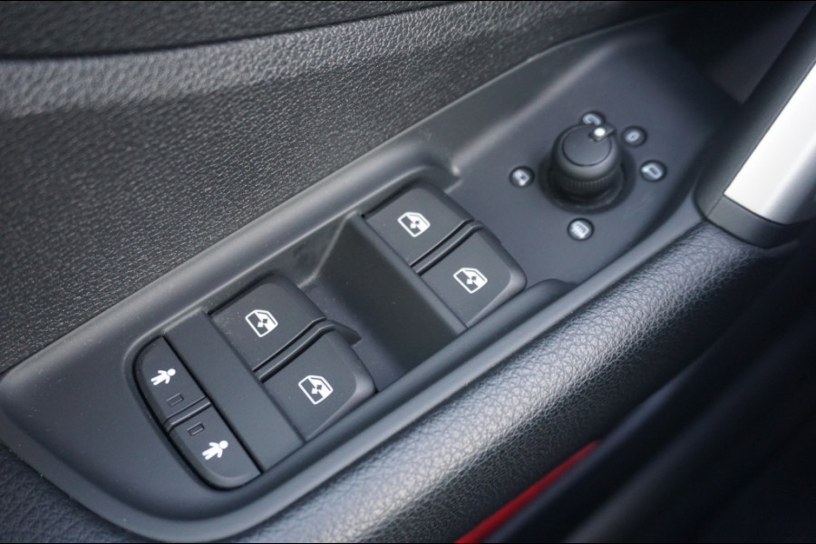 Audi Q2 35TFSI 150PK Advanced Prestige ADAPTIVE | CAMERA | LUXE! Audi Q2 35TFSI 150PK Advanced Prestige ADAPTIVE | CAMERA | LUXE!