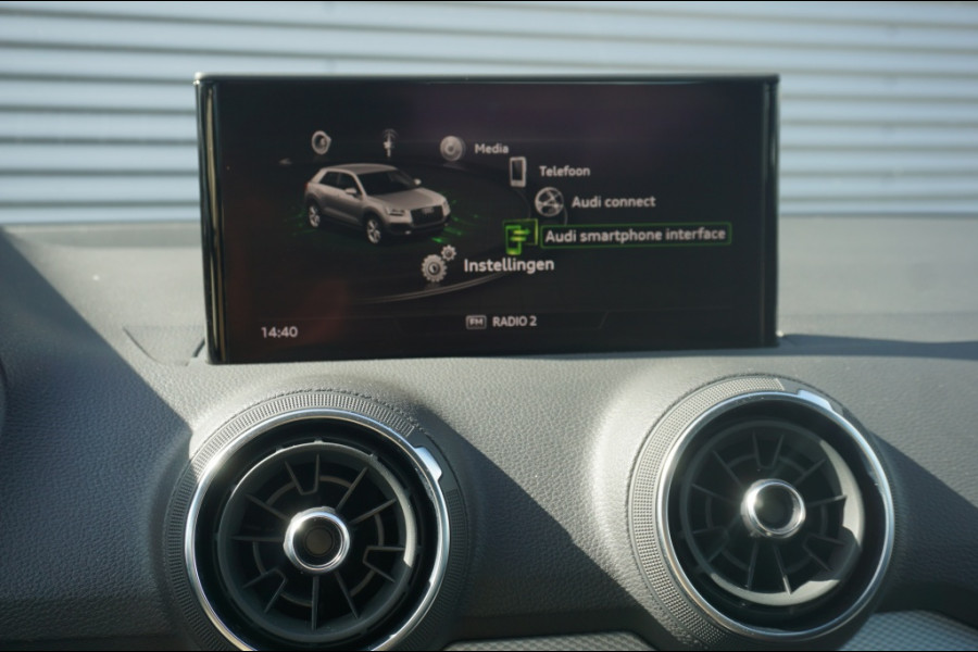 Audi Q2 35TFSI 150PK Advanced Prestige ADAPTIVE | CAMERA | LUXE! Audi Q2 35TFSI 150PK Advanced Prestige ADAPTIVE | CAMERA | LUXE!