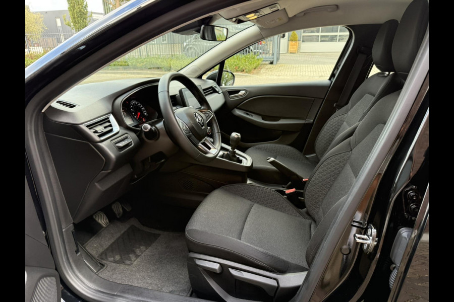 Renault Clio 1.0 TCe / Navigatie / Apple CarPlay - Android / 1e Eigenaar / ALL-Season banden / Cruise Control / PDC met optische w Renault Clio 1.0 TCe / Navigatie / Apple CarPlay - Android / 1e Eigenaar / ALL-Season banden / Cruise Control / PDC met optische w