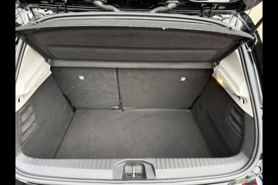 Renault Clio 1.0 TCe / Navigatie / Apple CarPlay - Android / 1e Eigenaar / ALL-Season banden / Cruise Control / PDC met optische w Renault Clio 1.0 TCe / Navigatie / Apple CarPlay - Android / 1e Eigenaar / ALL-Season banden / Cruise Control / PDC met optische w