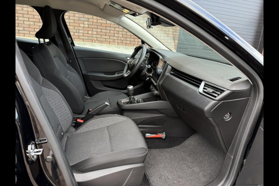 Renault Clio 1.0 TCe / Navigatie / Apple CarPlay - Android / 1e Eigenaar / ALL-Season banden / Cruise Control / PDC met optische w Renault Clio 1.0 TCe / Navigatie / Apple CarPlay - Android / 1e Eigenaar / ALL-Season banden / Cruise Control / PDC met optische w