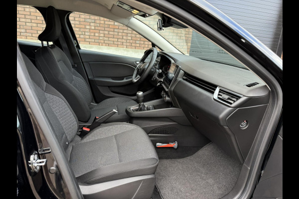 Renault Clio 1.0 TCe / Navigatie / Apple CarPlay - Android / 1e Eigenaar / ALL-Season banden / Cruise Control / PDC met optische w Renault Clio 1.0 TCe / Navigatie / Apple CarPlay - Android / 1e Eigenaar / ALL-Season banden / Cruise Control / PDC met optische w