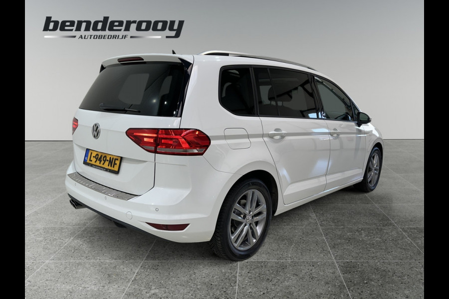 Volkswagen Touran 7p 1.4 TSI 150pk DSG Highline | Pano dak | Trekhaak Volkswagen Touran 7p 1.4 TSI 150pk DSG Highline | Pano dak | Trekhaak