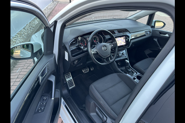 Volkswagen Touran 7p 1.4 TSI 150pk DSG Highline | Pano dak | Trekhaak Volkswagen Touran 7p 1.4 TSI 150pk DSG Highline | Pano dak | Trekhaak