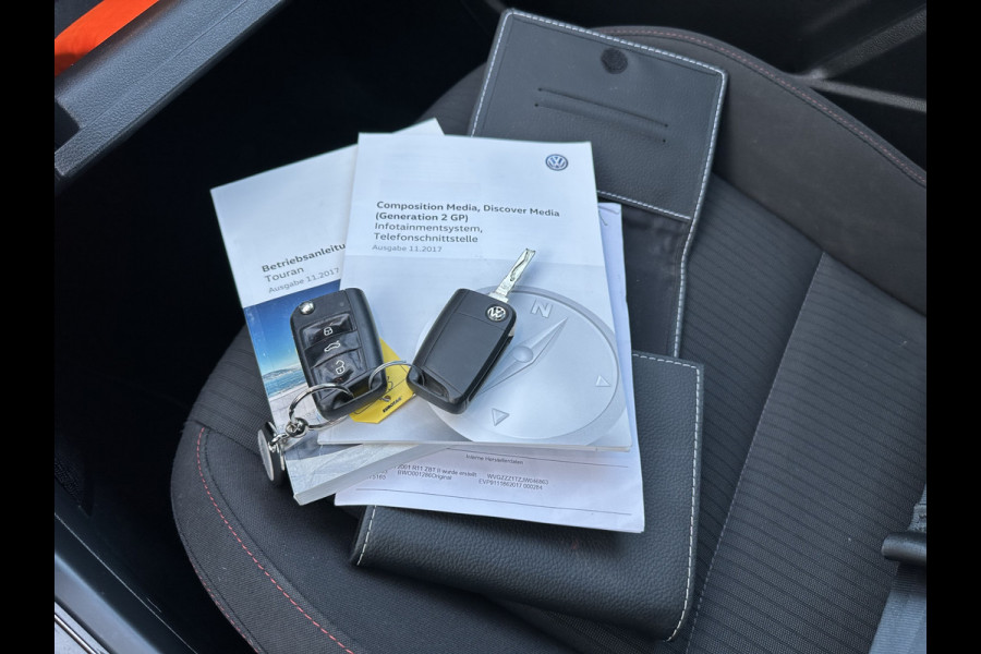 Volkswagen Touran 7p 1.4 TSI 150pk DSG Highline | Pano dak | Trekhaak Volkswagen Touran 7p 1.4 TSI 150pk DSG Highline | Pano dak | Trekhaak