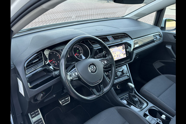Volkswagen Touran 7p 1.4 TSI 150pk DSG Highline | Pano dak | Trekhaak Volkswagen Touran 7p 1.4 TSI 150pk DSG Highline | Pano dak | Trekhaak