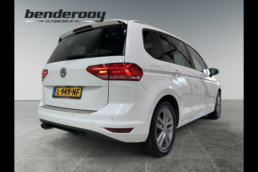 Volkswagen Touran 7p 1.4 TSI 150pk DSG Highline | Pano dak | Trekhaak Volkswagen Touran 7p 1.4 TSI 150pk DSG Highline | Pano dak | Trekhaak