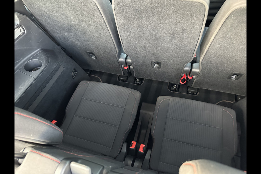 Volkswagen Touran 7p 1.4 TSI 150pk DSG Highline | Pano dak | Trekhaak Volkswagen Touran 7p 1.4 TSI 150pk DSG Highline | Pano dak | Trekhaak