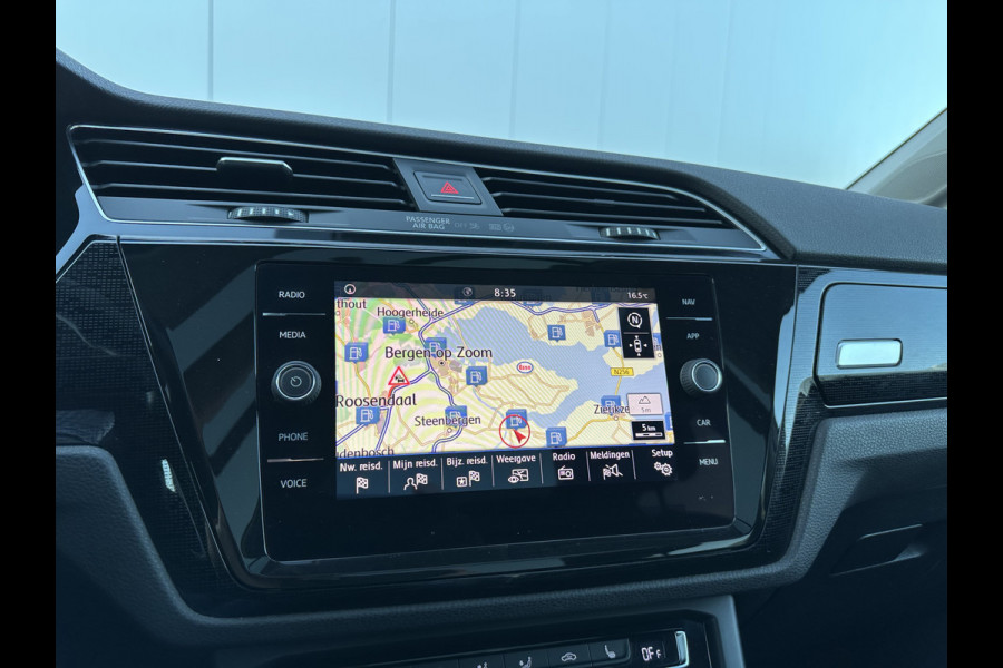 Volkswagen Touran 7p 1.4 TSI 150pk DSG Highline | Pano dak | Trekhaak Volkswagen Touran 7p 1.4 TSI 150pk DSG Highline | Pano dak | Trekhaak