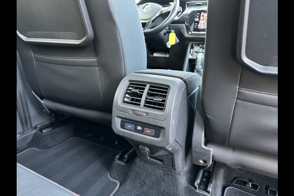 Volkswagen Touran 7p 1.4 TSI 150pk DSG Highline | Pano dak | Trekhaak Volkswagen Touran 7p 1.4 TSI 150pk DSG Highline | Pano dak | Trekhaak